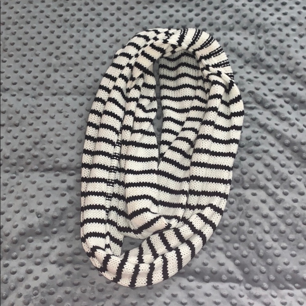 Charlotte Russe Black/White Striped Infinity Scarf